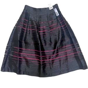 Forever 21 Contemporary NWT - Knee Length Skirt, Black/Wine, Size M